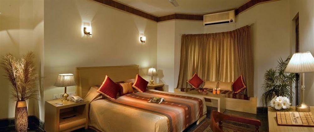 Garjia The Riverview Retreat Corbett By Leisure Hotels חדר תמונה
