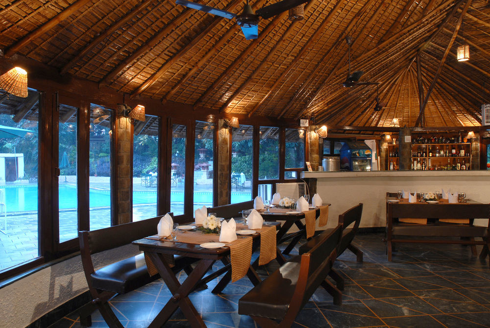 Garjia The Riverview Retreat Corbett By Leisure Hotels מסעדה תמונה